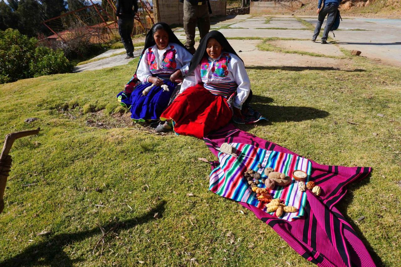 Tikawasi Homestay Comunidad Pueblo Isla Amantani Jose Luis Ocosuyo Buitenkant foto