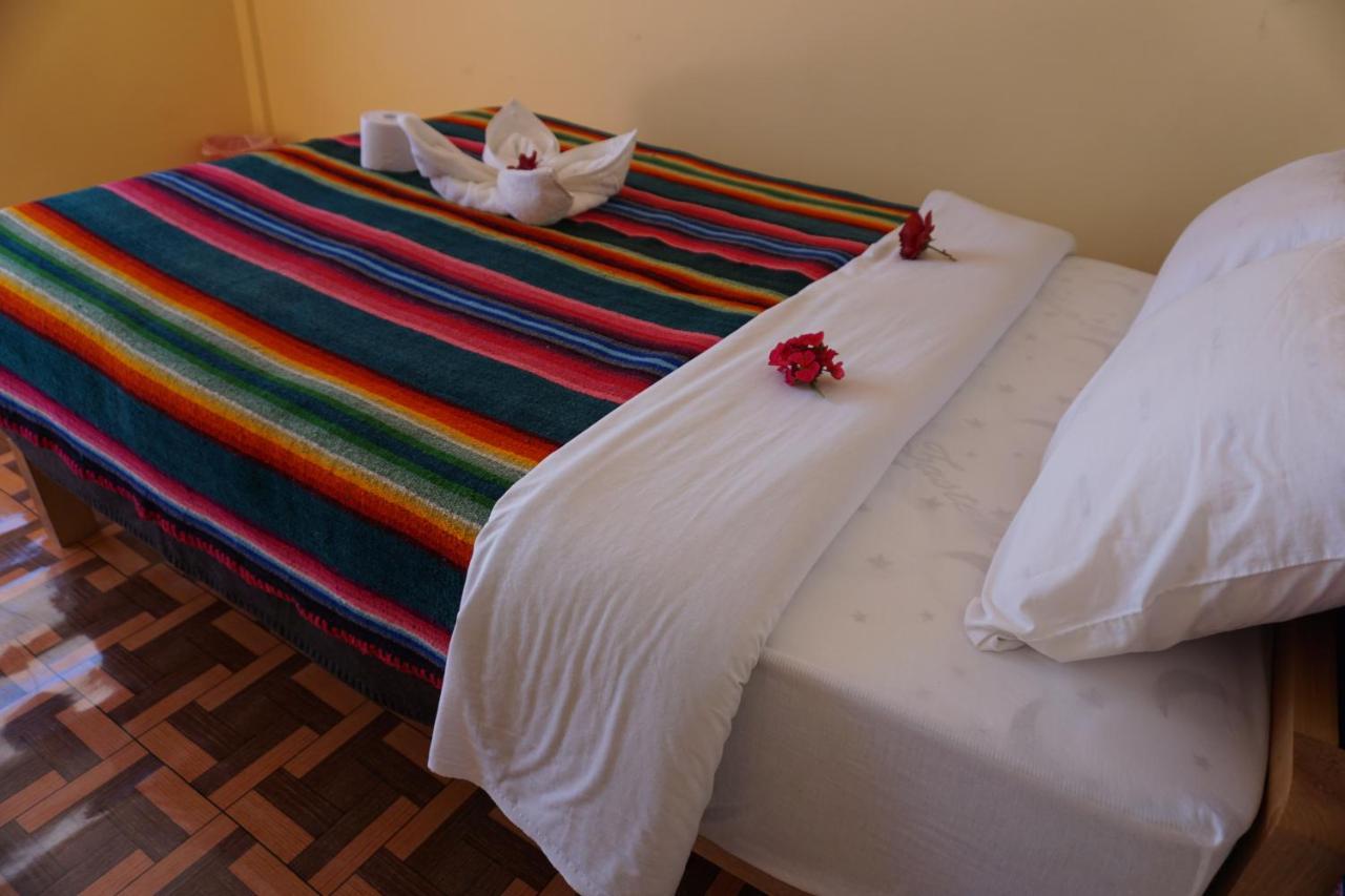 Tikawasi Homestay Comunidad Pueblo Isla Amantani Jose Luis Ocosuyo Buitenkant foto